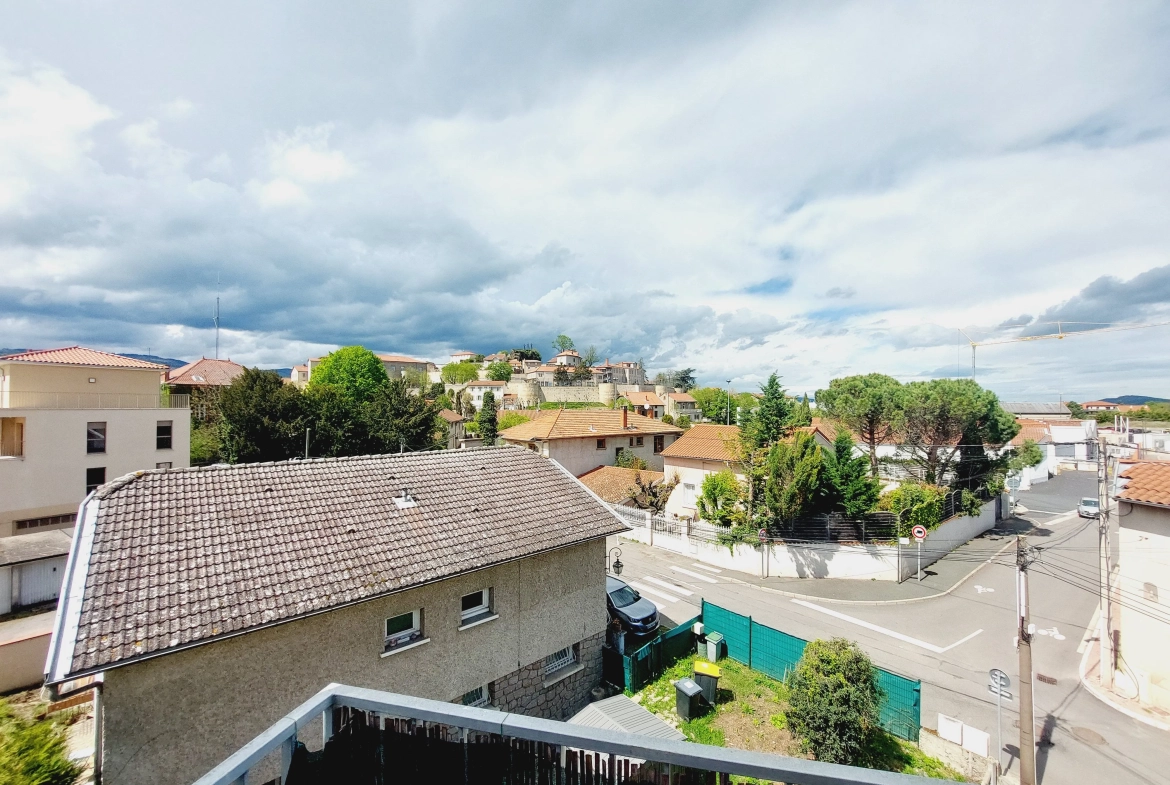 Appartement T1 bis à Montbrison de 32 m² avec balcon et cave à vendre 