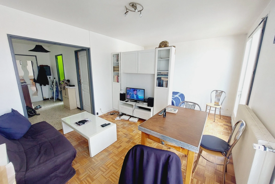 Appartement T1 bis à Montbrison de 32 m² avec balcon et cave à vendre 