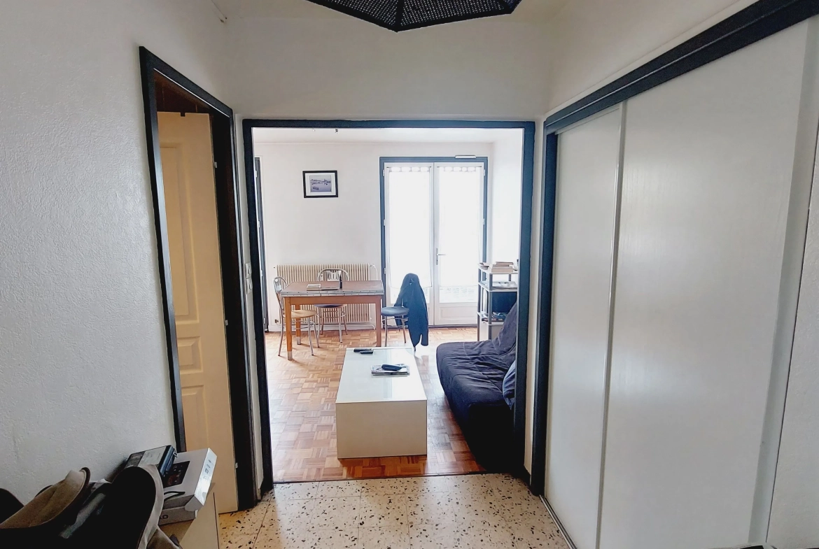 Appartement T1 bis à Montbrison de 32 m² avec balcon et cave à vendre 