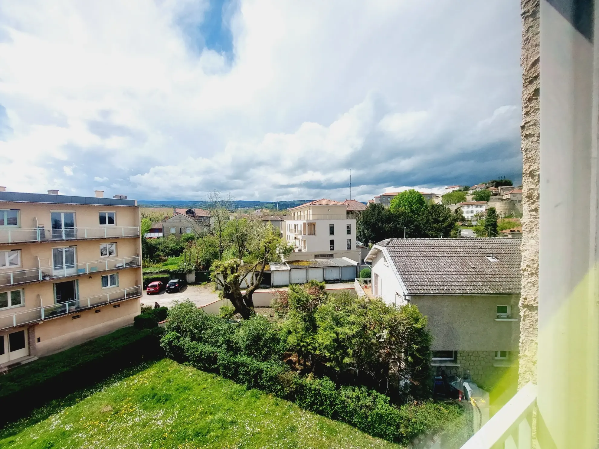 Appartement T1 bis à Montbrison de 32 m² avec balcon et cave à vendre 