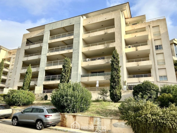 Appartement T3 de 86 m² avec terrasses à Ville-de-Pietrabugno