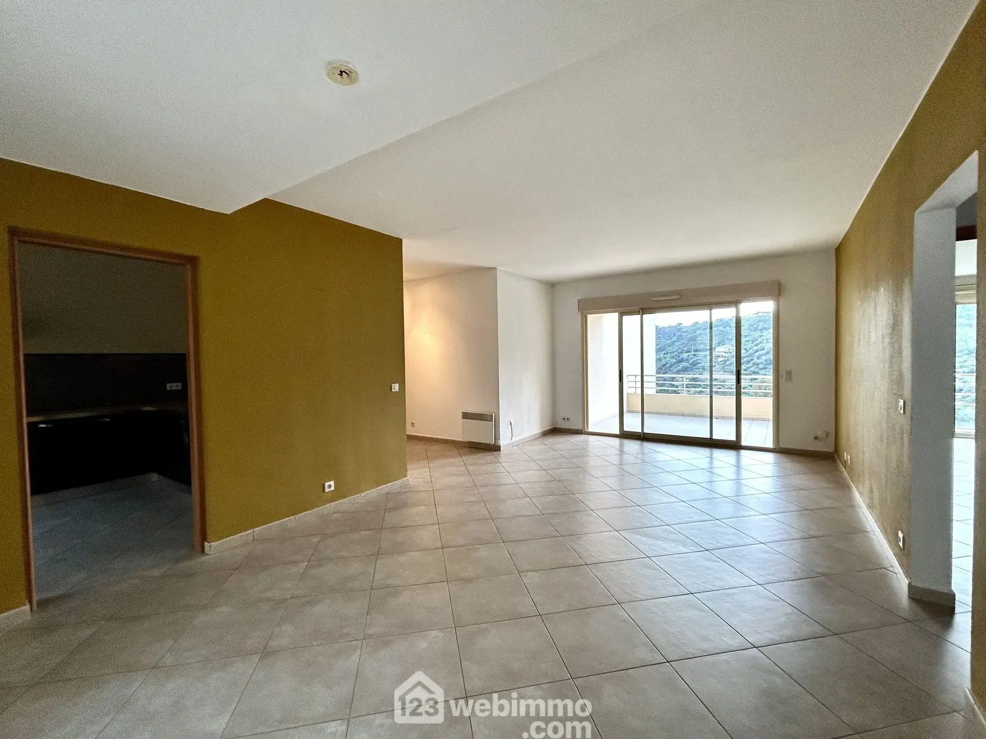 Appartement T3 de 86 m² avec terrasses à Ville-de-Pietrabugno 