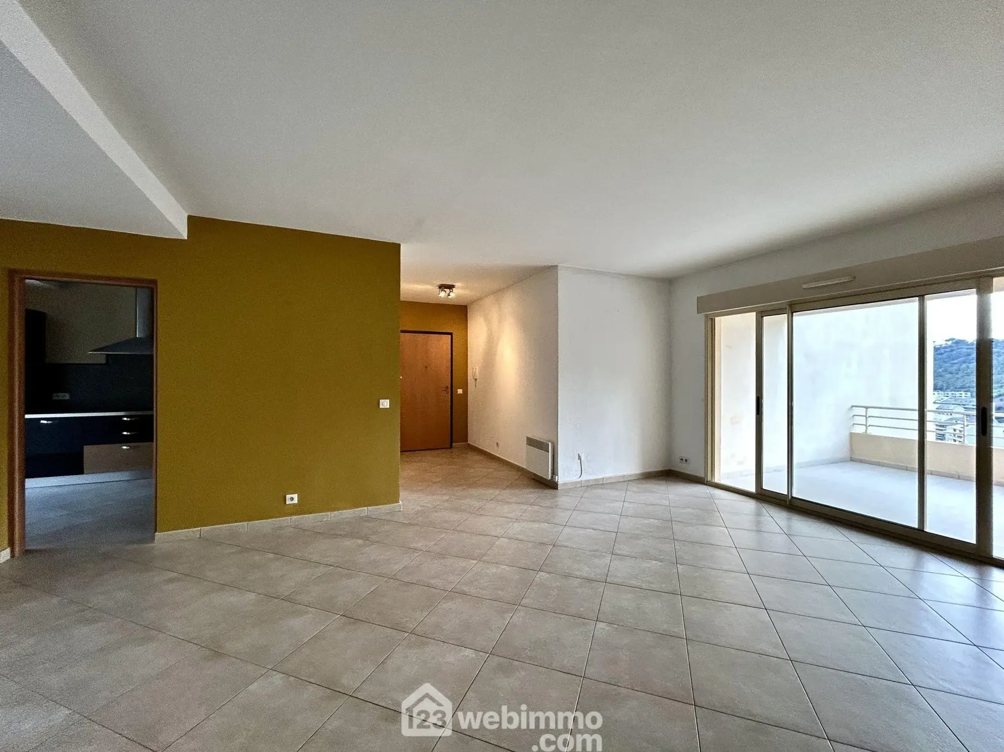 Appartement T3 de 86 m² avec terrasses à Ville-de-Pietrabugno 