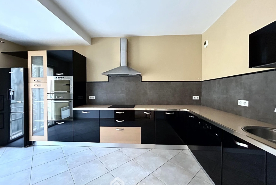 Appartement T3 de 86 m² avec terrasses à Ville-de-Pietrabugno 