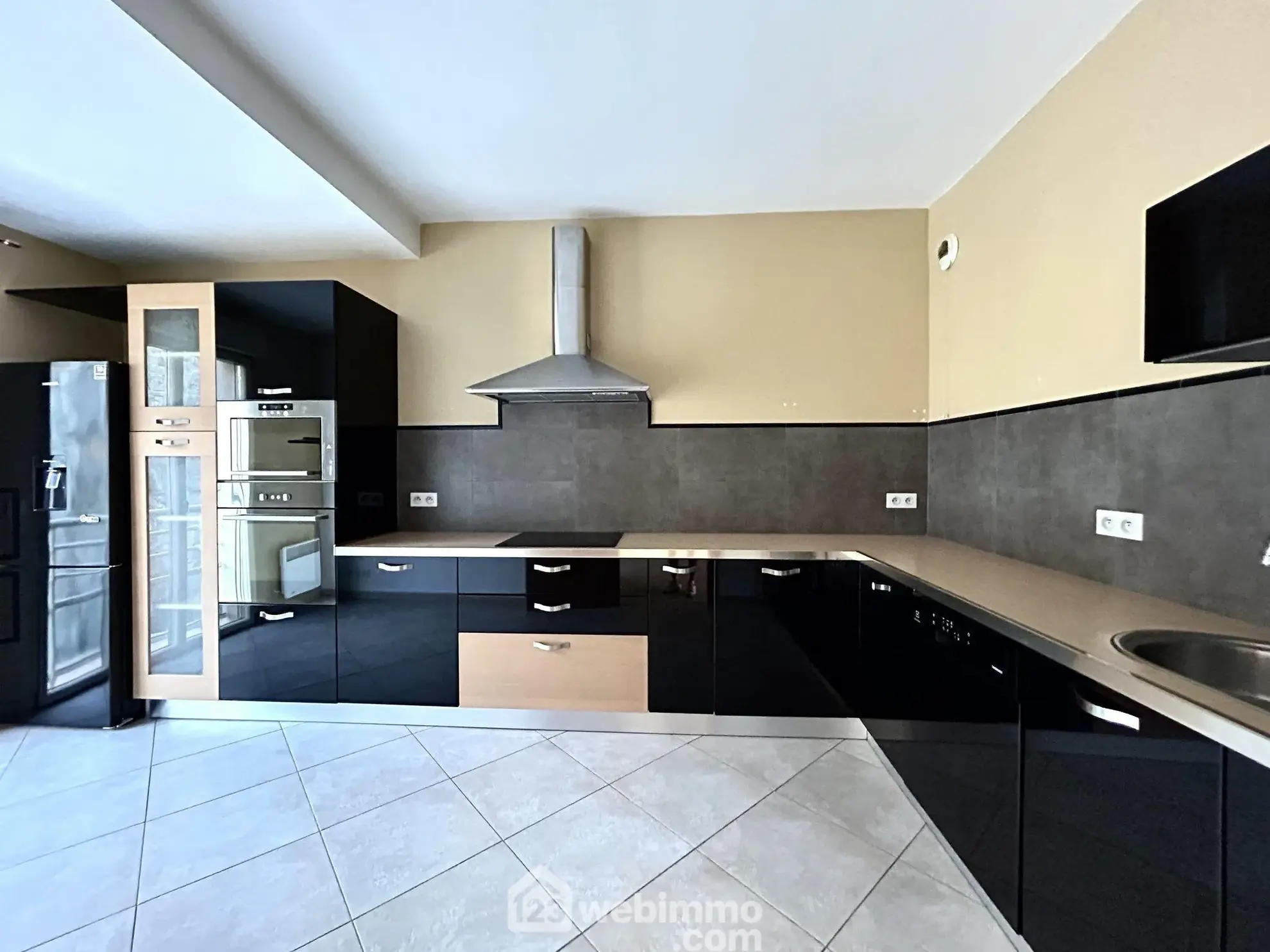 Appartement T3 de 86 m² avec terrasses à Ville-de-Pietrabugno 