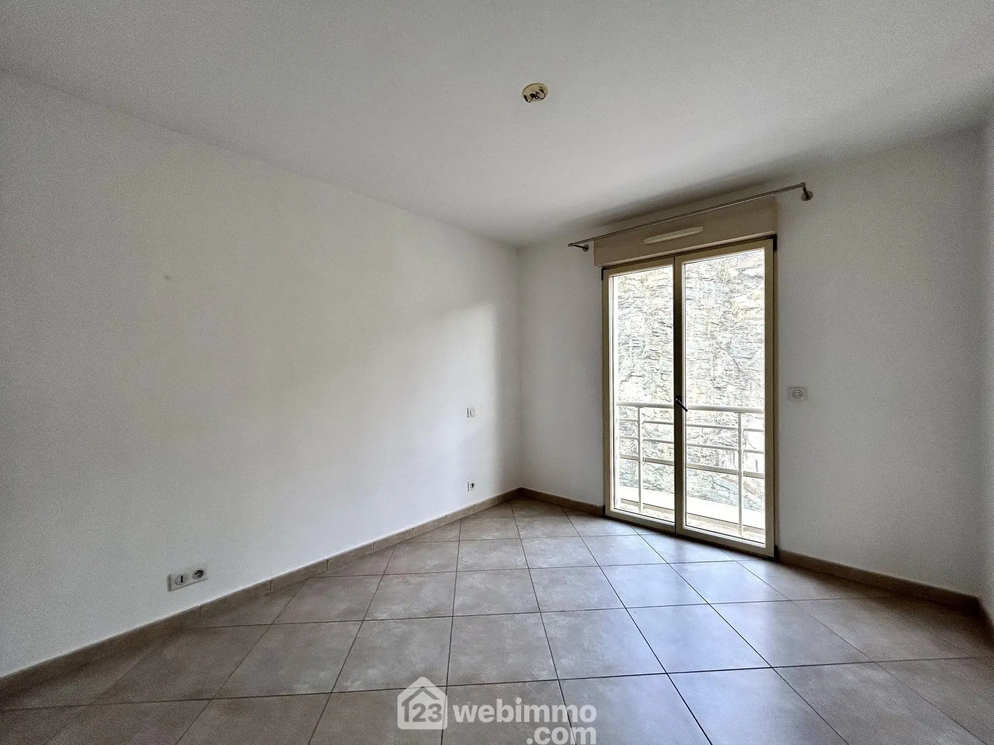 Appartement T3 de 86 m² avec terrasses à Ville-de-Pietrabugno 