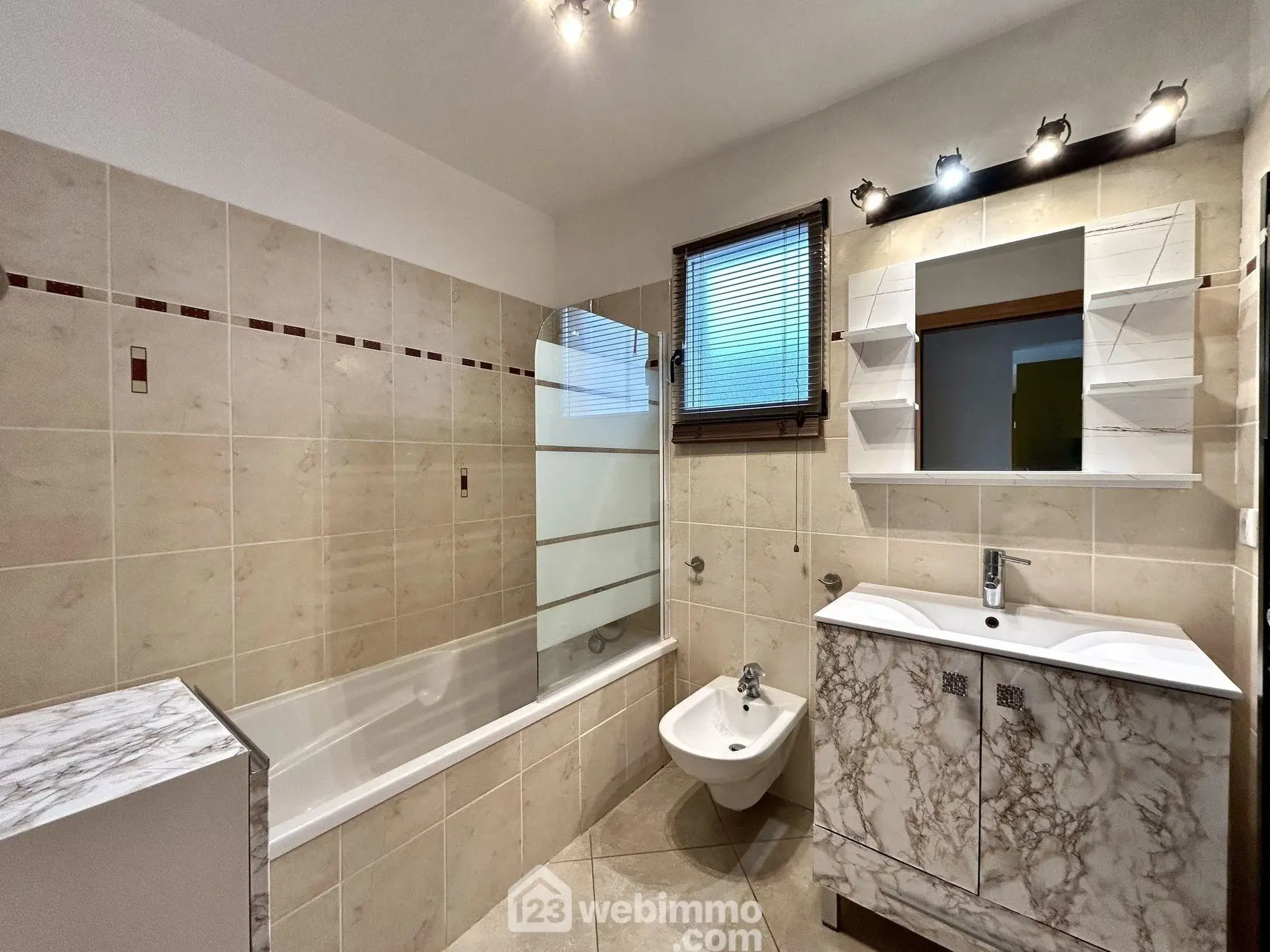 Appartement T3 de 86 m² avec terrasses à Ville-de-Pietrabugno 