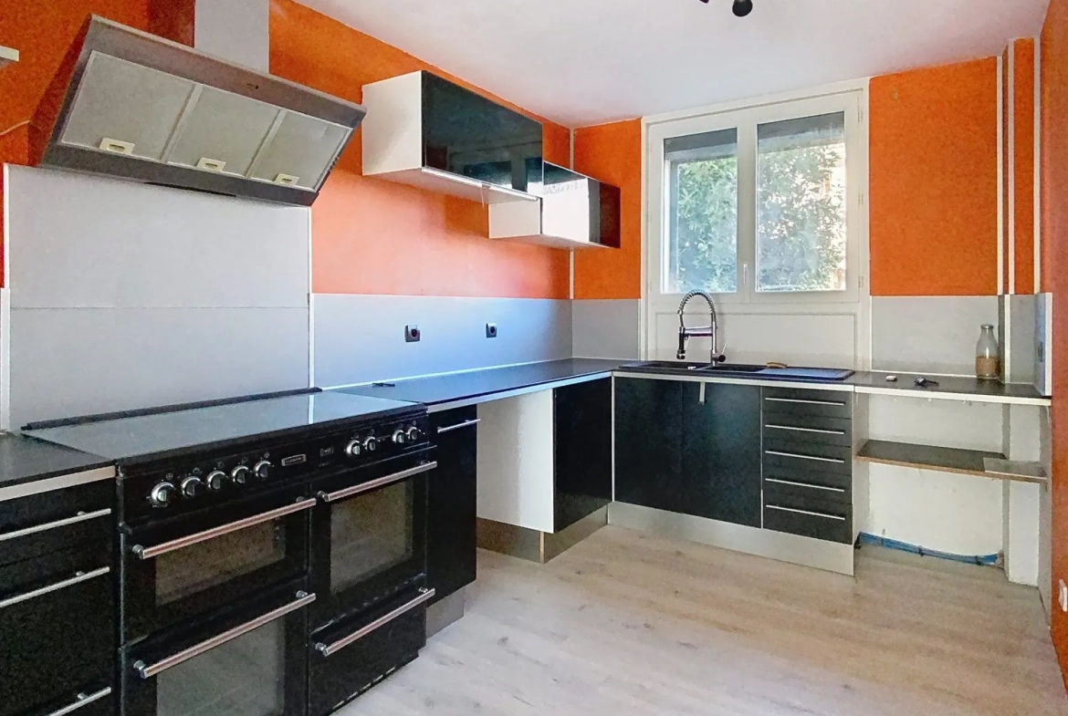 Maison à vendre à Albi - 100 m² avec terrasse et potentiel de rénovation 