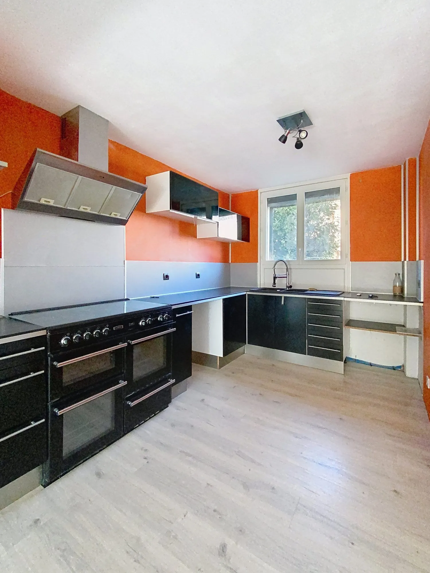 Maison à vendre à Albi - 100 m² avec terrasse et potentiel de rénovation 