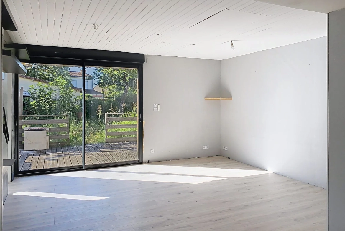 Maison à vendre à Albi - 100 m² avec terrasse et potentiel de rénovation 