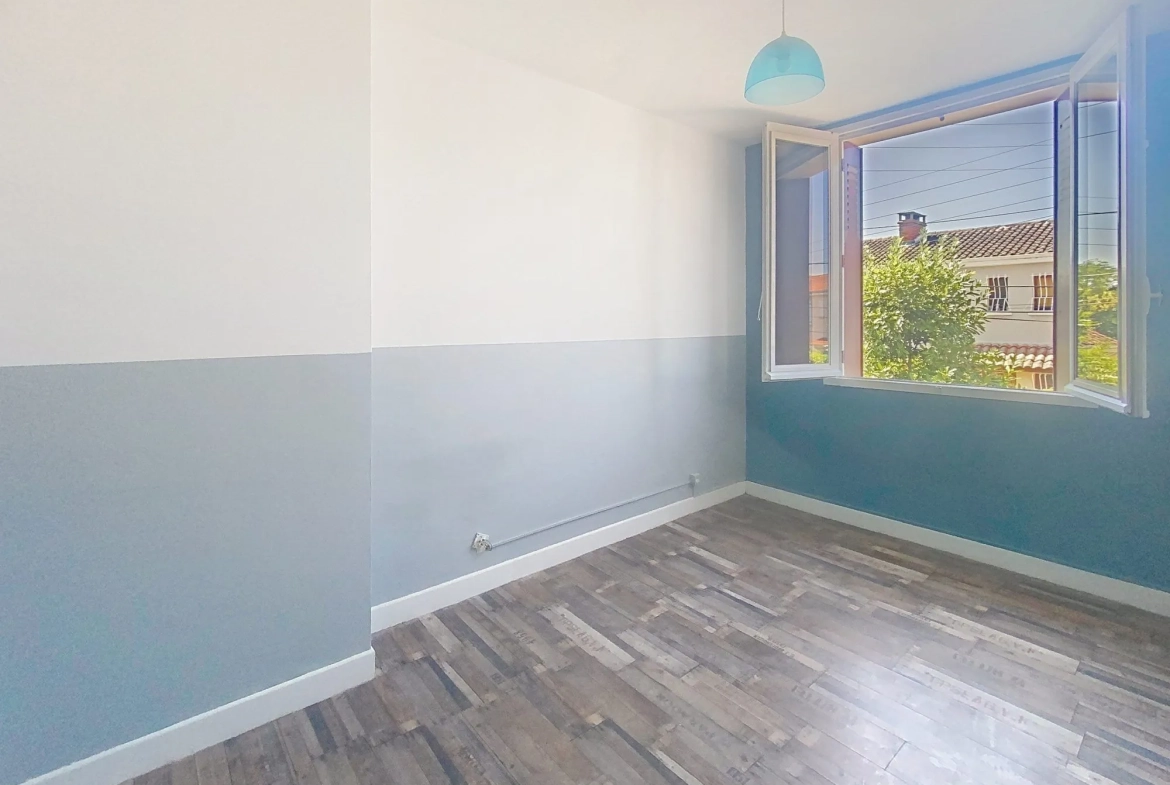 Maison à vendre à Albi - 100 m² avec terrasse et potentiel de rénovation 