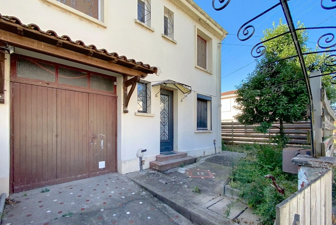 Maison à vendre à Albi - 100 m² avec terrasse et potentiel de rénovation 