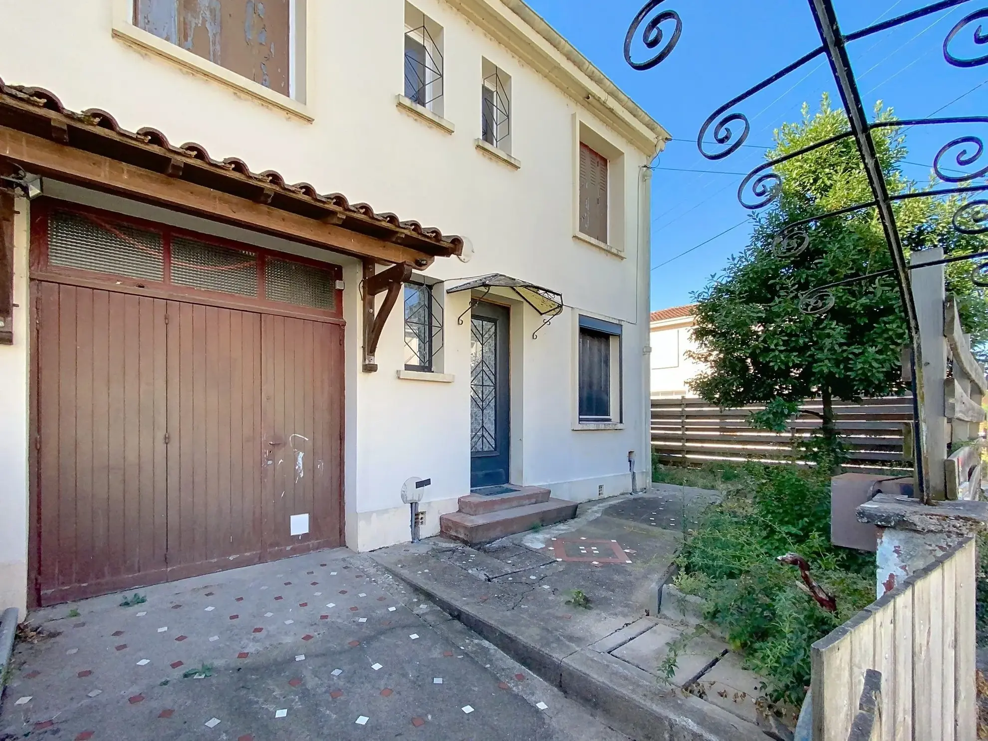Maison à vendre à Albi - 100 m² avec terrasse et potentiel de rénovation 