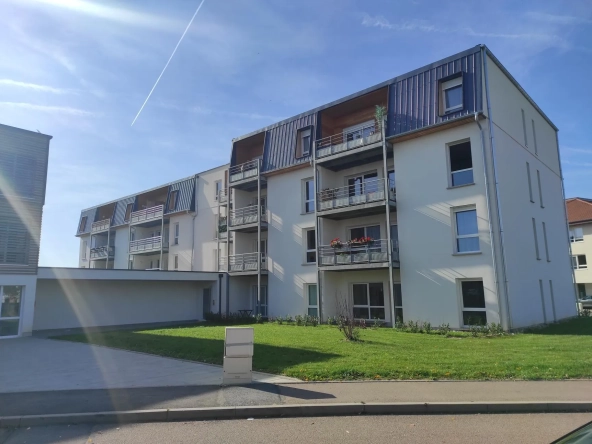 Appartement F2 avec balcon et piscine à Épinal - Résidence Séniors