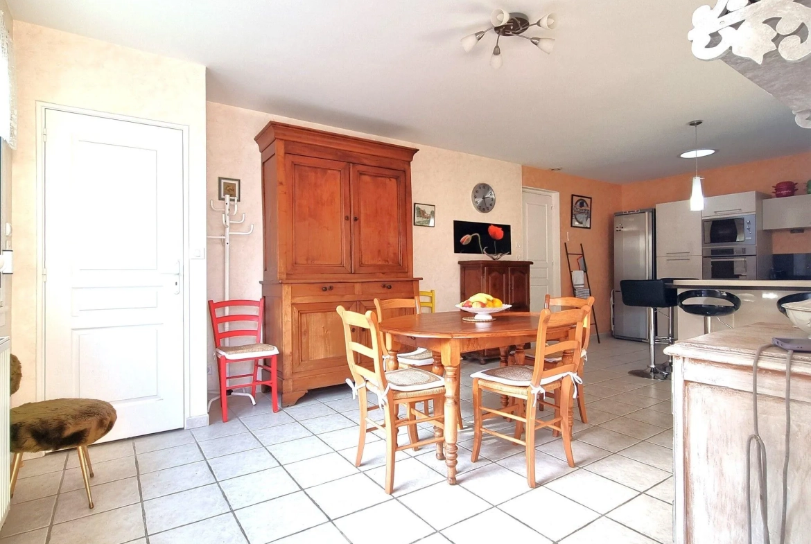 Maison de plain-pied de 99 m² à Montamisé près de Poitiers 