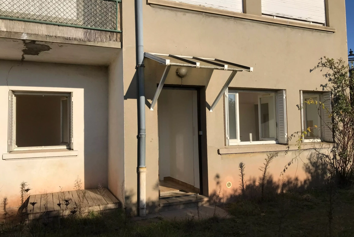 Charmant appartement T2 avec jardin privé à Charbonnières-les-Bains 