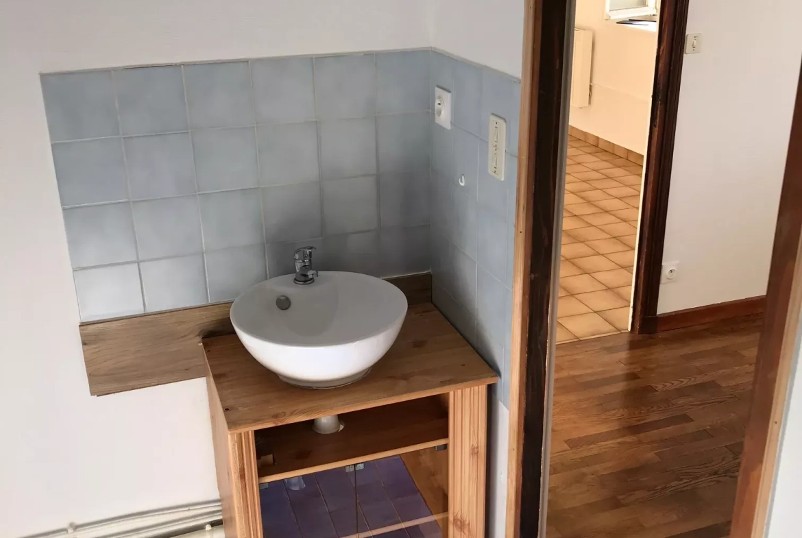 Charmant appartement T2 avec jardin privé à Charbonnières-les-Bains 