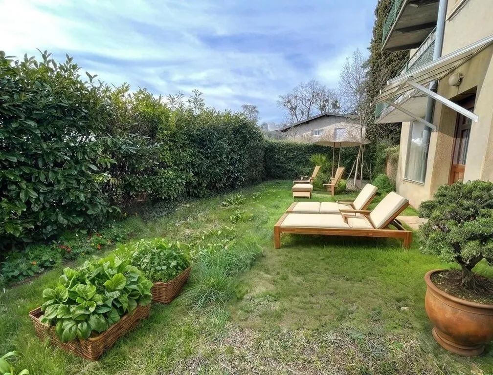 Charmant appartement T2 avec jardin privé à Charbonnières-les-Bains 