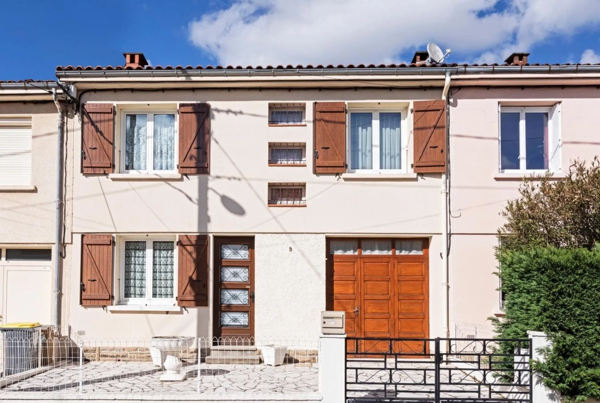 Maison à vendre à Albi, 5 pièces avec jardin et garage 