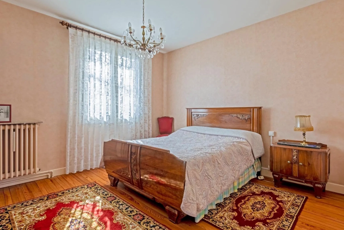 Maison à vendre à Albi, 5 pièces avec jardin et garage 