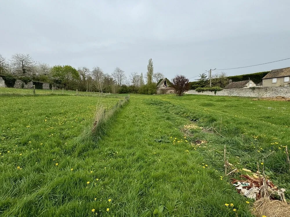 Terrain constructible de 775 m² à Houdan, environnement calme et proche de toutes commodités 
