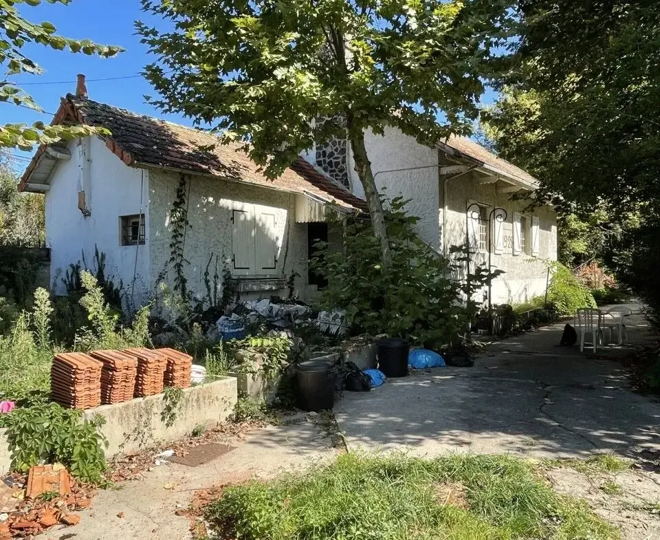Maison à rénover à Bellerive-sur-Allier proche du CREPS - 115 m² habitable 