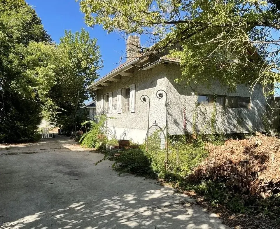 Maison à rénover à Bellerive-sur-Allier proche du CREPS - 115 m² habitable 