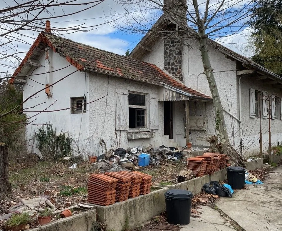 Maison à rénover à Bellerive-sur-Allier proche du CREPS - 115 m² habitable 