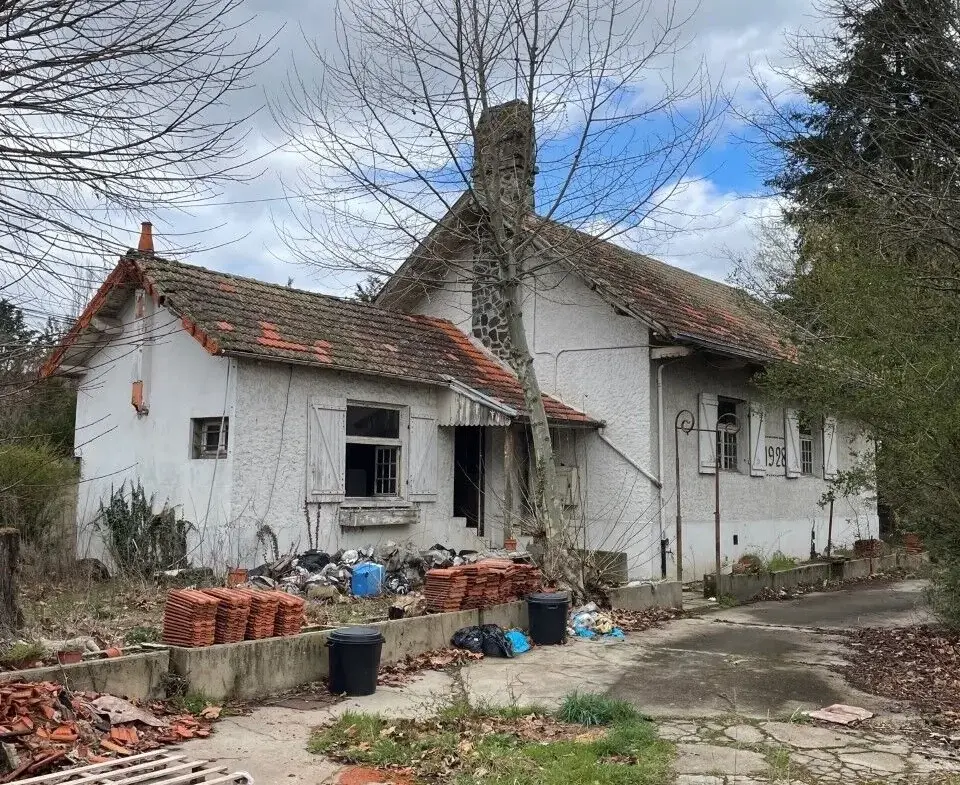 Maison à rénover à Bellerive-sur-Allier proche du CREPS - 115 m² habitable 