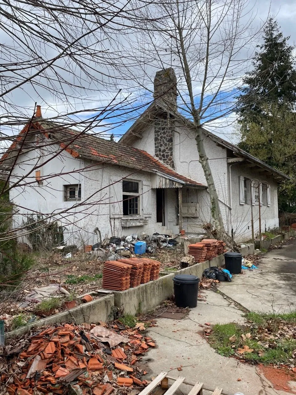 Maison à rénover à Bellerive-sur-Allier proche du CREPS - 115 m² habitable 