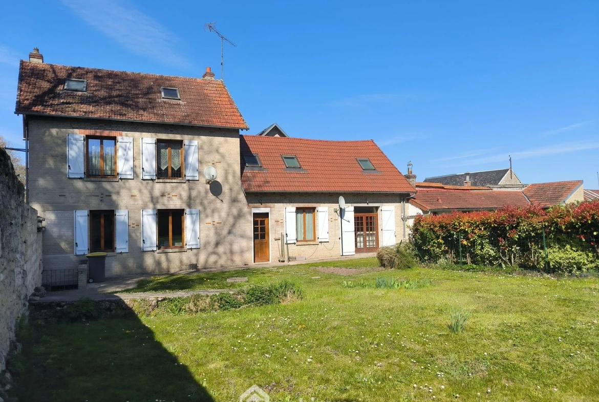 Ensemble immobilier de 182 m² à Presles-et-Boves, idéal pour investissement ou résidence principale 