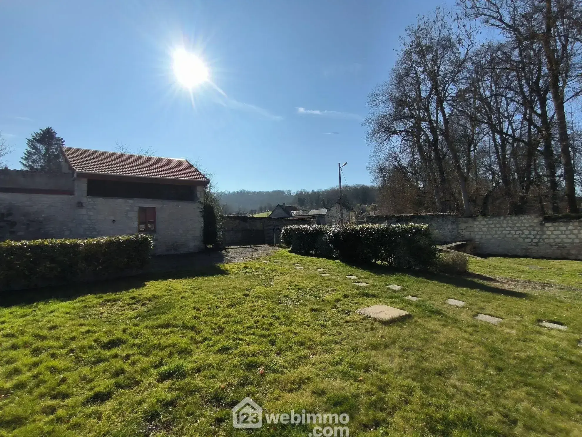 Ensemble immobilier de 182 m² à Presles-et-Boves, idéal pour investissement ou résidence principale 