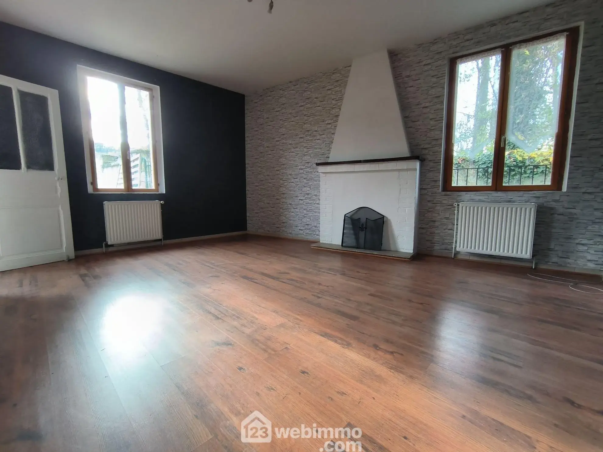 Ensemble immobilier de 182 m² à Presles-et-Boves, idéal pour investissement ou résidence principale 