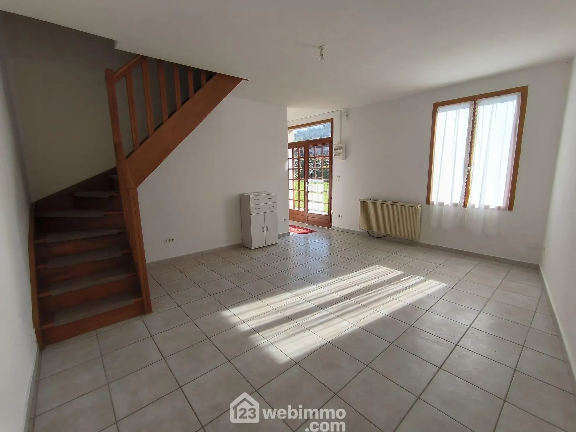 Ensemble immobilier de 182 m² à Presles-et-Boves, idéal pour investissement ou résidence principale 