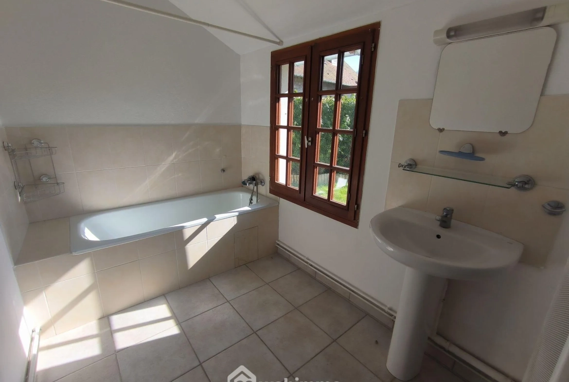 Ensemble immobilier de 182 m² à Presles-et-Boves, idéal pour investissement ou résidence principale 