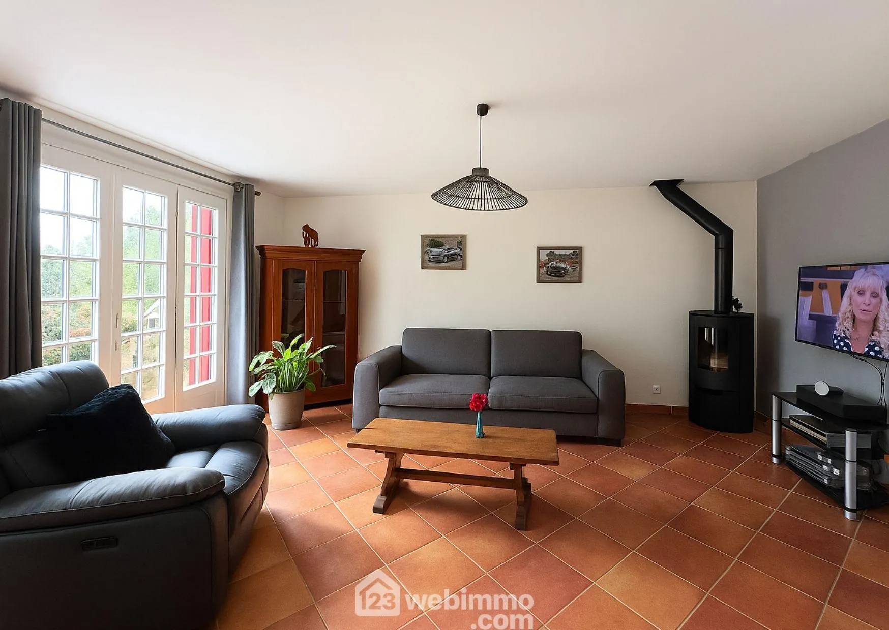 Maison de 97 m² à Ploumilliau avec jardin arboré, proche des plages 