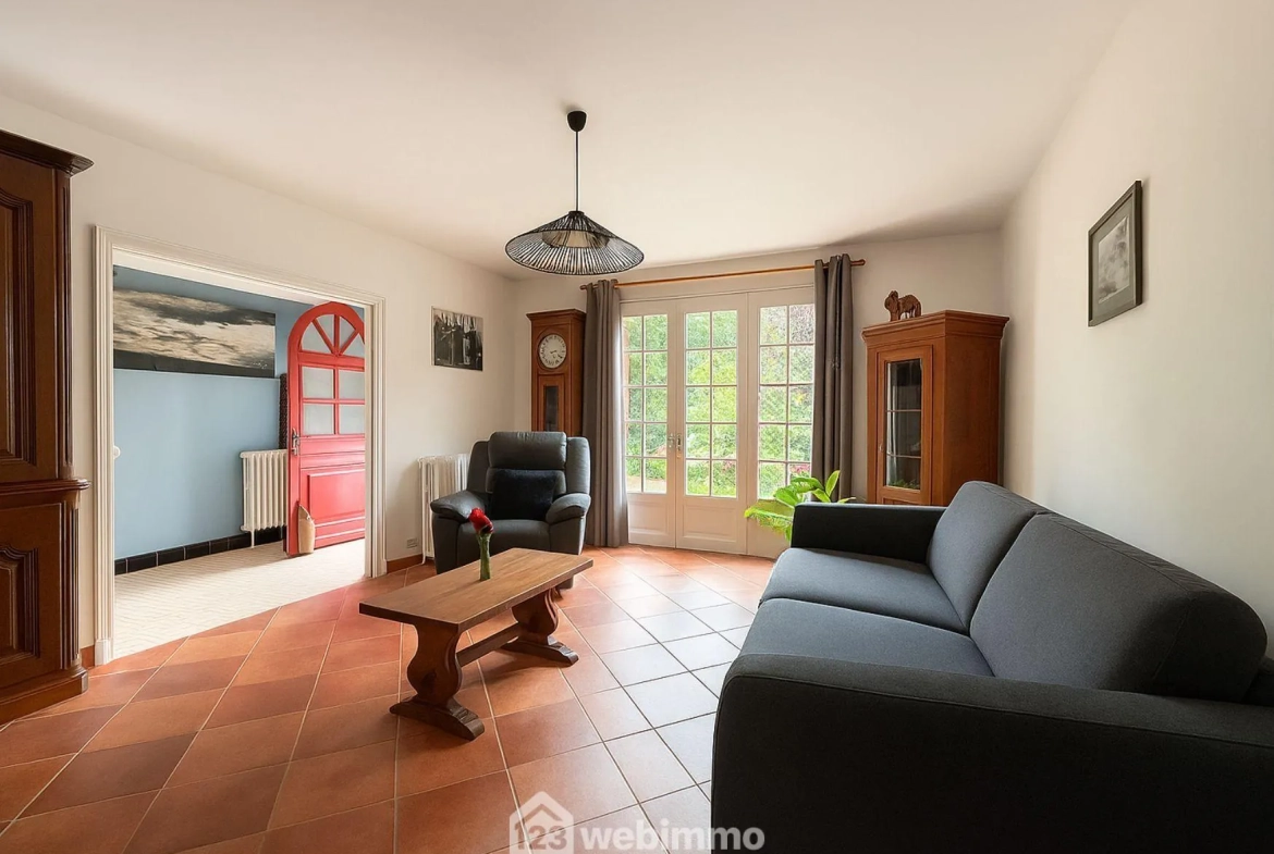 Maison de 97 m² à Ploumilliau avec jardin arboré, proche des plages 