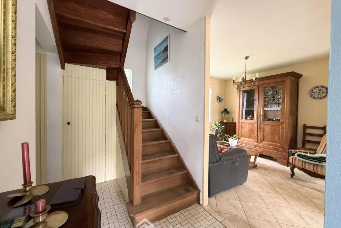 Maison de 97 m² à Ploumilliau avec jardin arboré, proche des plages 