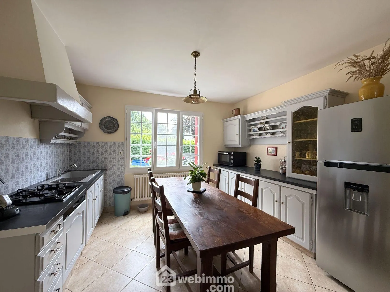 Maison de 97 m² à Ploumilliau avec jardin arboré, proche des plages 