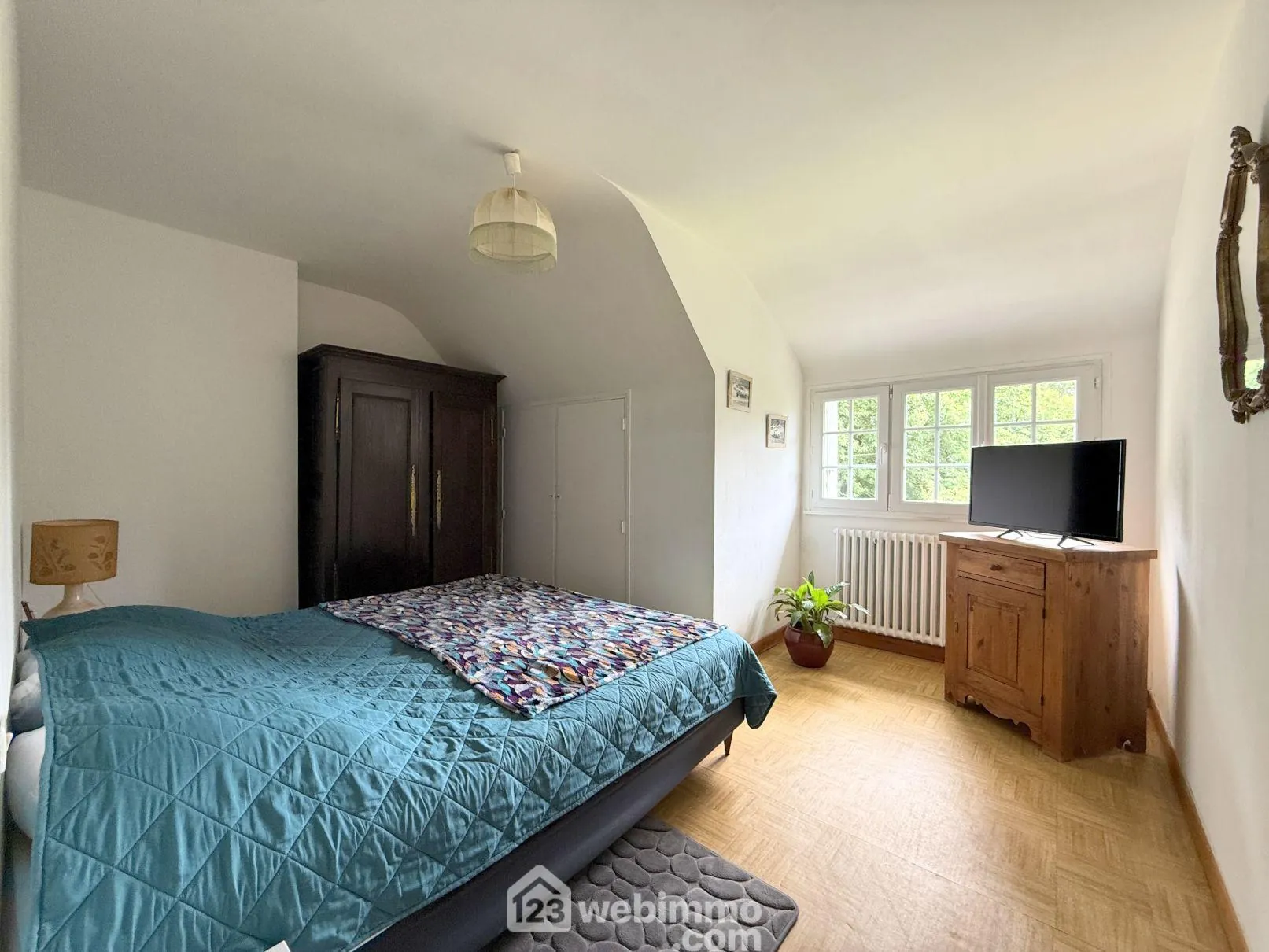 Maison de 97 m² à Ploumilliau avec jardin arboré, proche des plages 