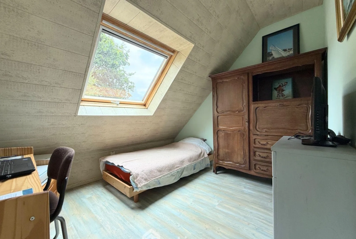 Maison de 97 m² à Ploumilliau avec jardin arboré, proche des plages 