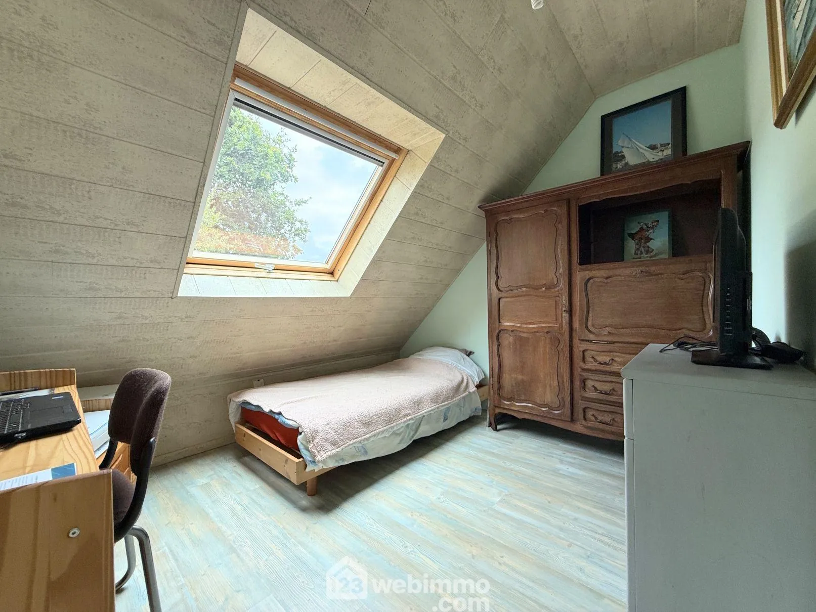 Maison de 97 m² à Ploumilliau avec jardin arboré, proche des plages 