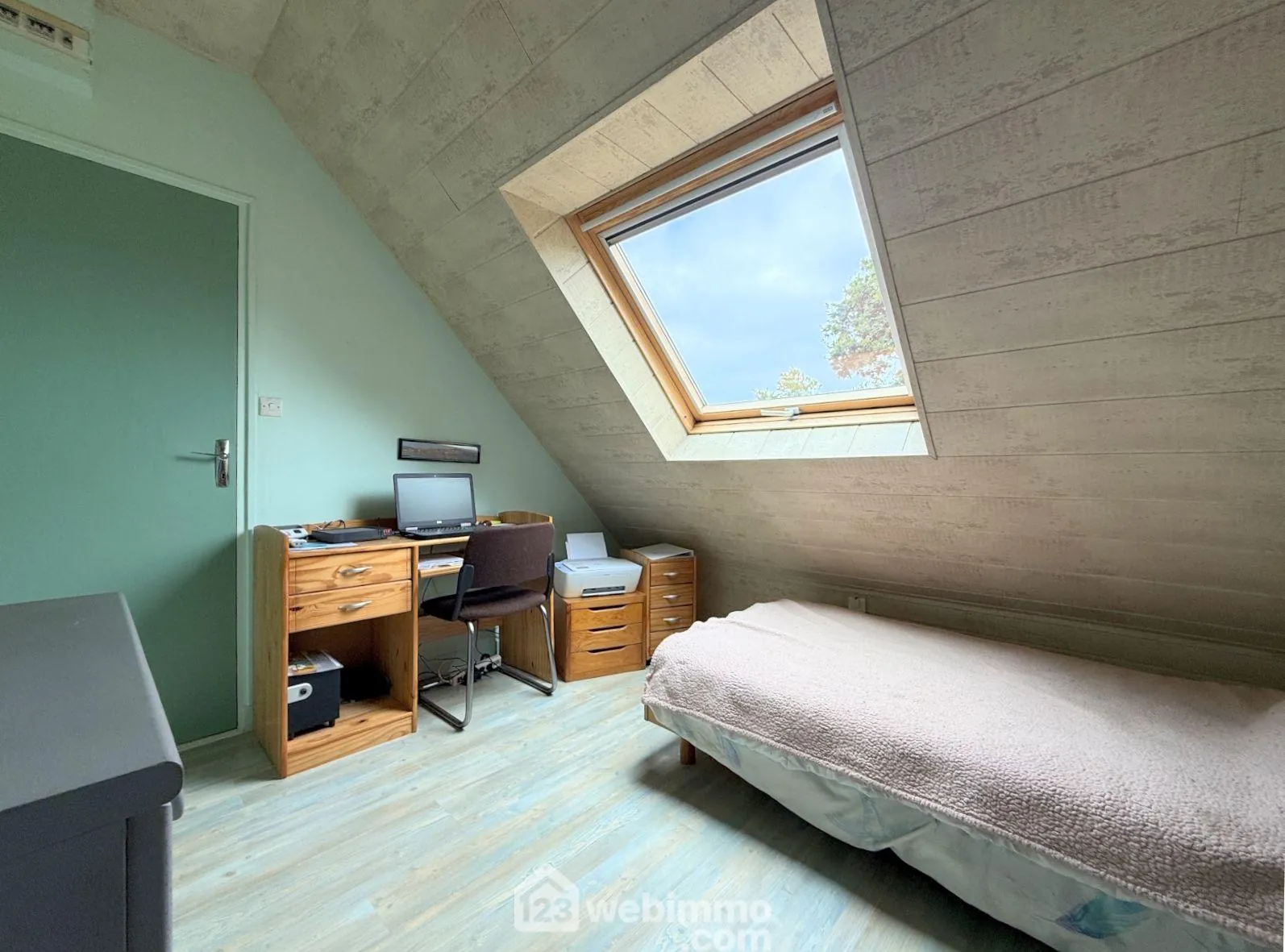 Maison de 97 m² à Ploumilliau avec jardin arboré, proche des plages 