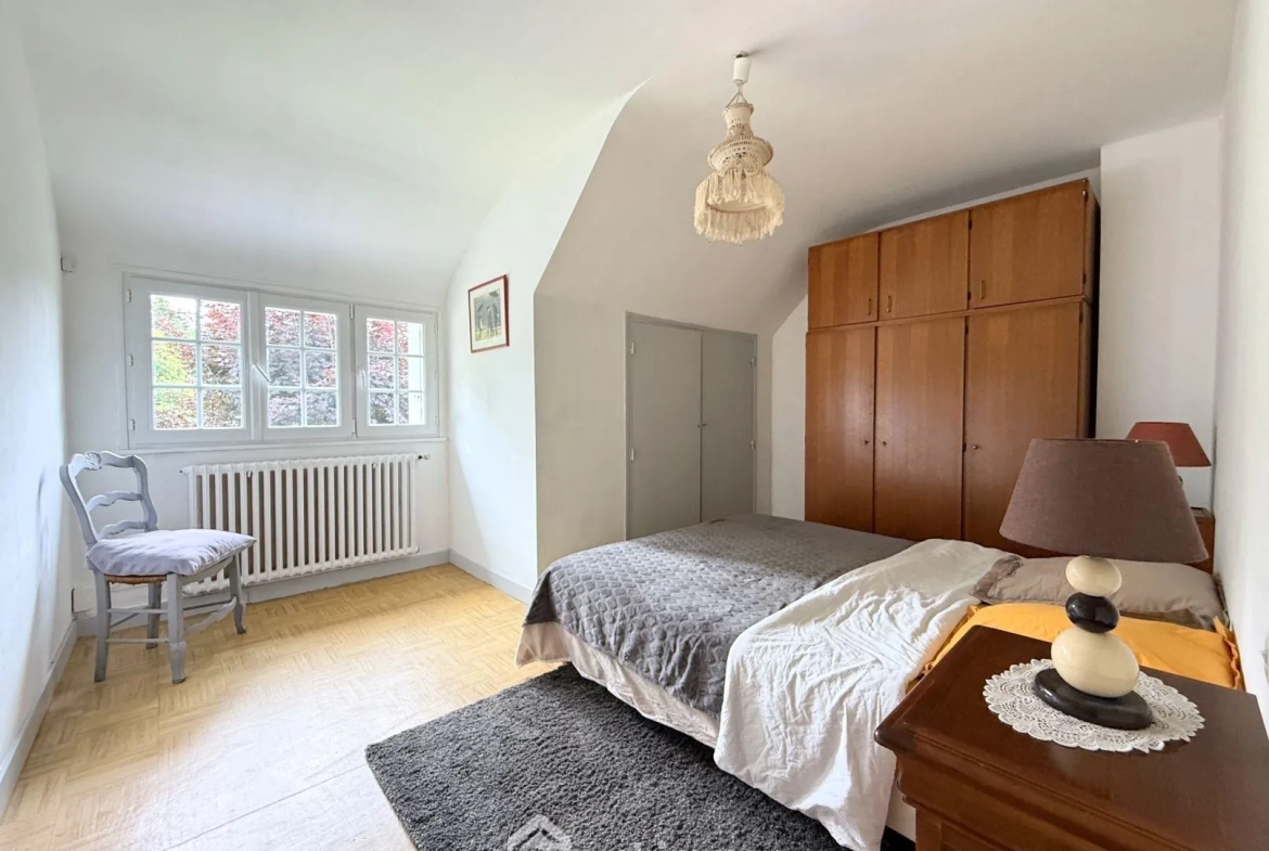 Maison de 97 m² à Ploumilliau avec jardin arboré, proche des plages 