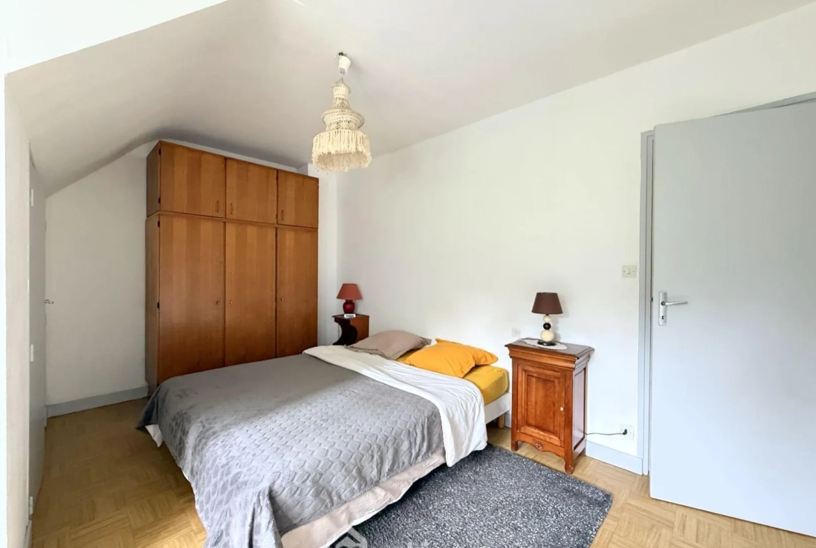Maison de 97 m² à Ploumilliau avec jardin arboré, proche des plages 