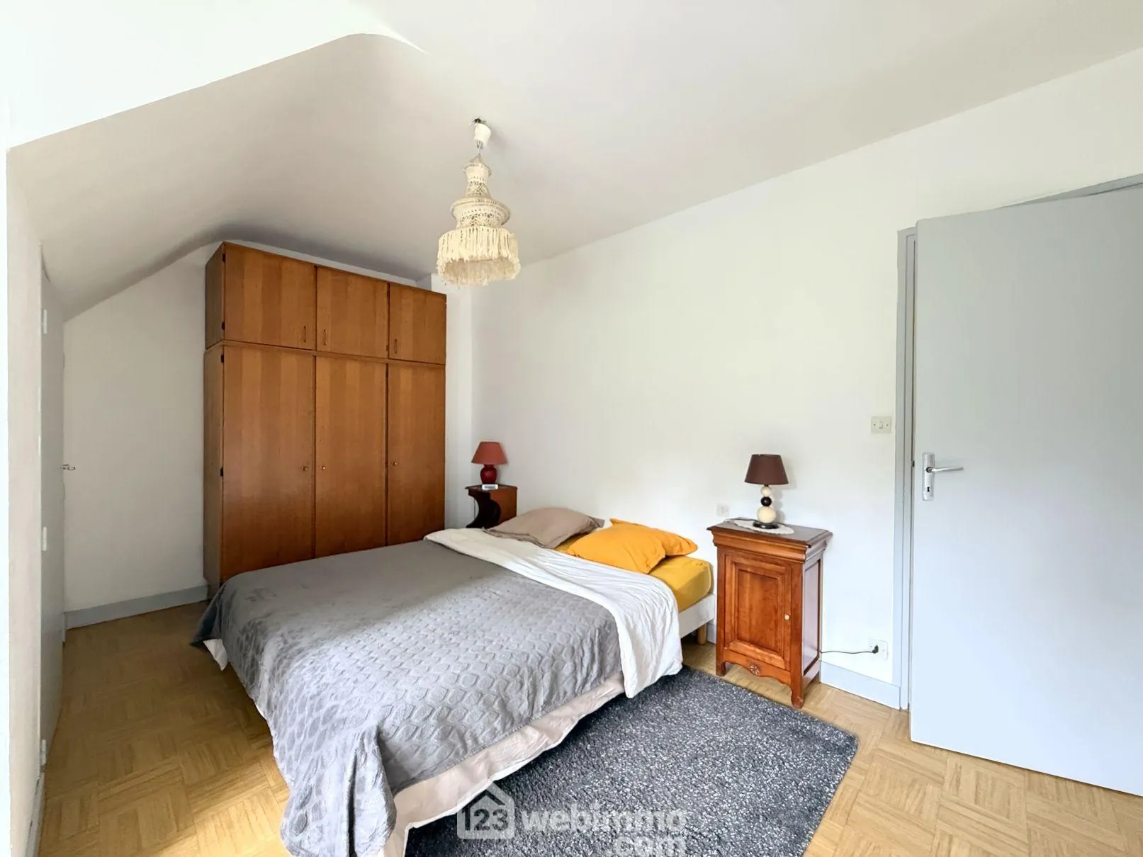 Maison de 97 m² à Ploumilliau avec jardin arboré, proche des plages 