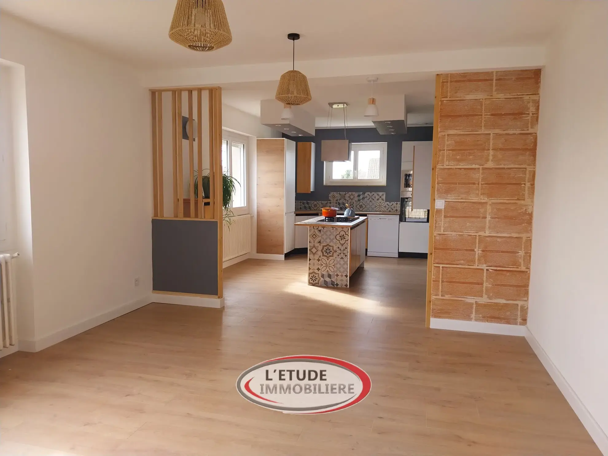 Maison rénovée en 2024 à Légé - 133 m² habitables + annexes, terrain clos 1082 m² 