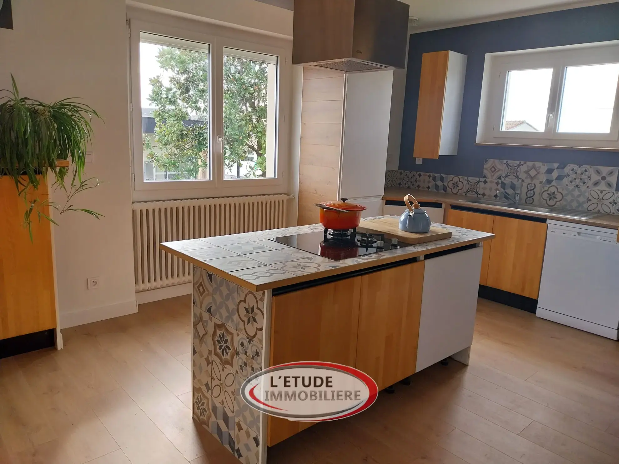 Maison rénovée en 2024 à Légé - 133 m² habitables + annexes, terrain clos 1082 m² 