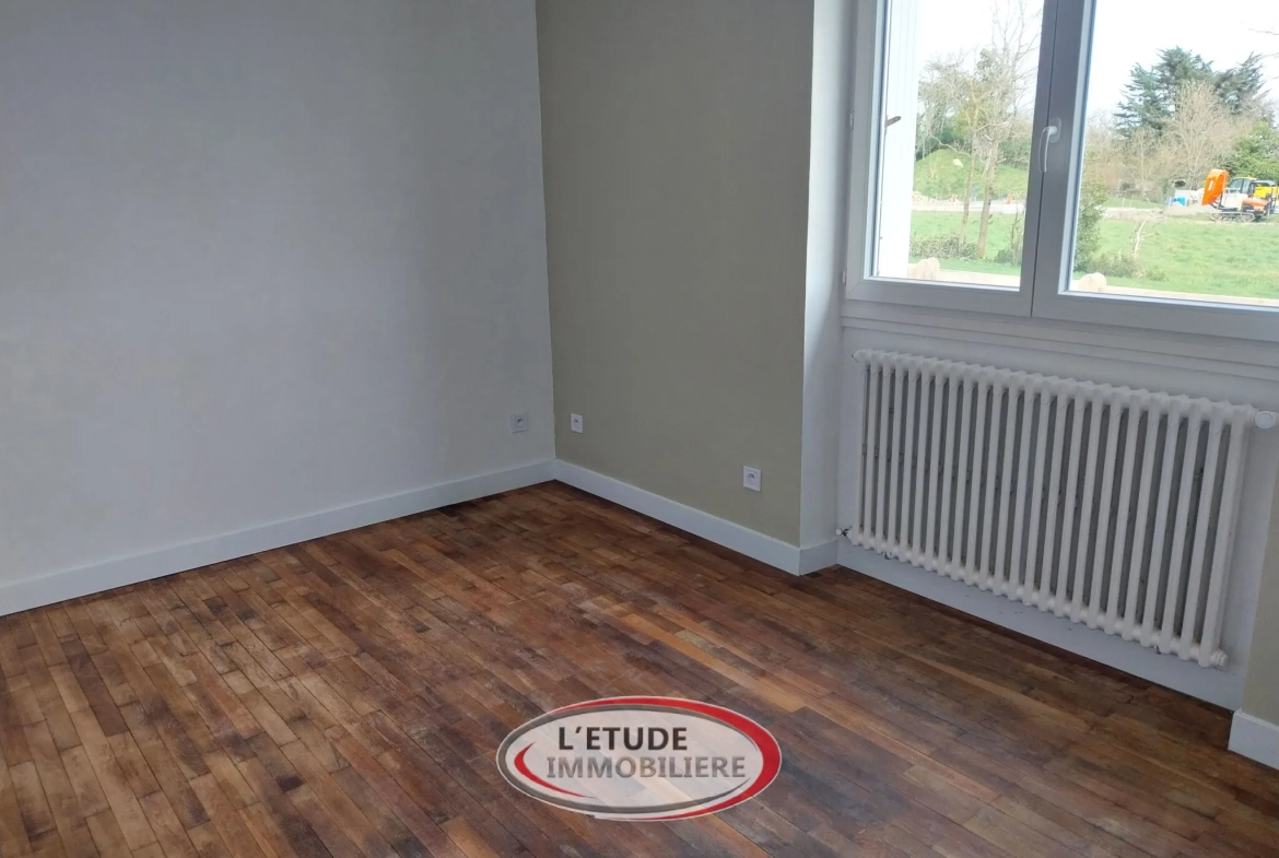 Maison rénovée en 2024 à Légé - 133 m² habitables + annexes, terrain clos 1082 m² 