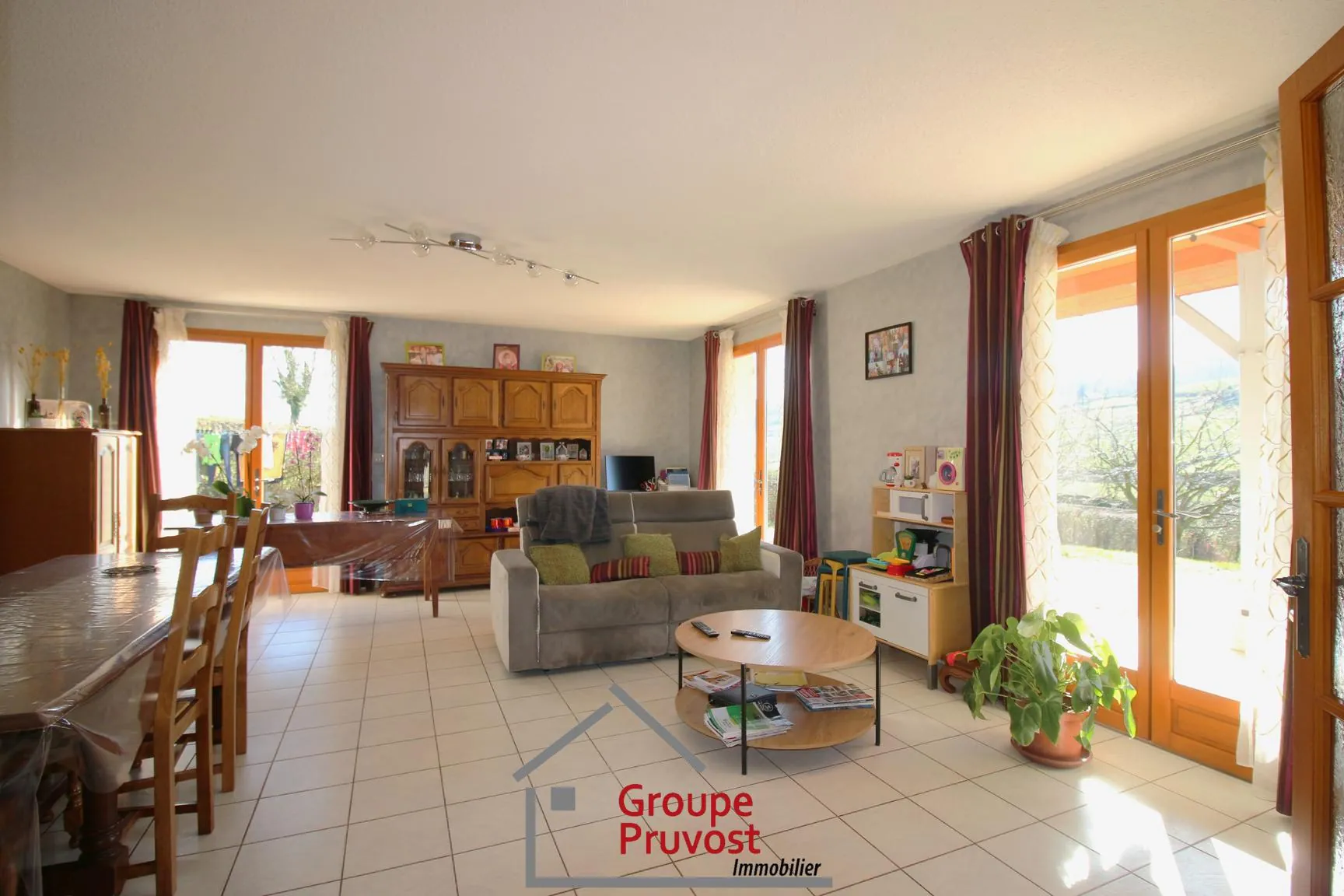 Belle villa 4 chambres à Matour avec grand jardin et garage - Opportunité rare 
